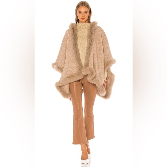 NWT Alice + Olivia Kamala Hooded poncho/wrap/cape w/ Fur in Tan Natural $895 - Picture 1 of 5